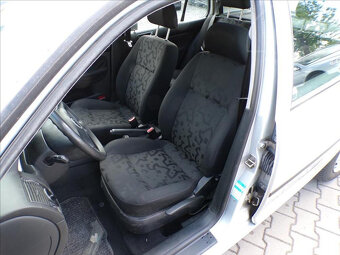 Volkswagen Golf 1,4 i KLIMATIZACE - 8