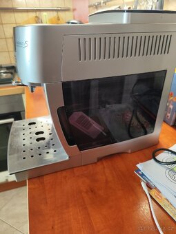 Prodám kávovar DeLonghi Magnifica ECAM 22.360.S - 8
