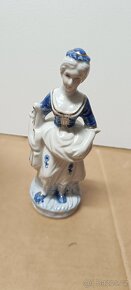 porcelánová figurka hudebnice - 8