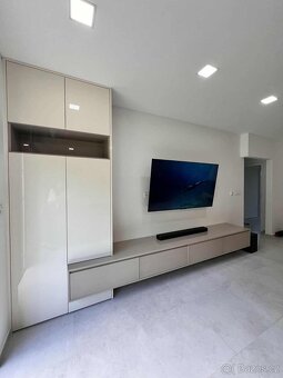 Novostavba 4+kk v přírodě, pozemek 1700m2 - 8