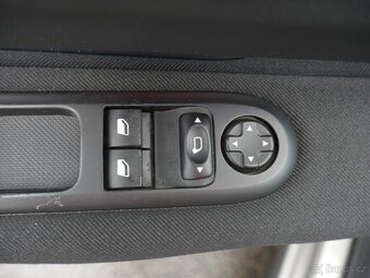 Peugeot 3008 1.6i , 88 kW benzín, 2010 - 8
