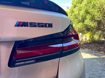 BMW M550i Individual, masáže, Webasto, Head-up, Soft close - 8