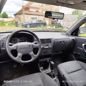 Volkswagen polo 1.9D sedan - 8