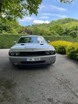 Dodge Challenger - 8