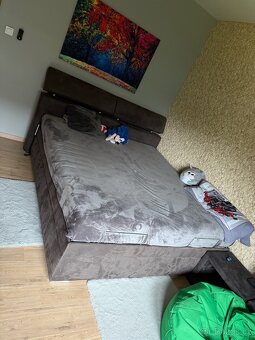 Luxusní elektrická čalouněná postel s polohováním - TOP stav - 8