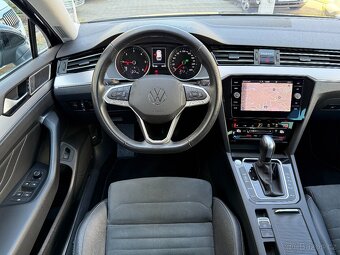 VW Passat B8 Variant Elegance 2.0TDI 110kW DSG Matrix ACC Qi - 8