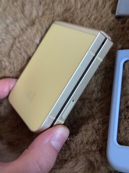 Mobilni telefon samsung galaxy Z flip 6 pekny stav - 8