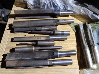 Ploché vrtáky na dřevo , sukovníky, dláta,frézy do dlabačky. - 8