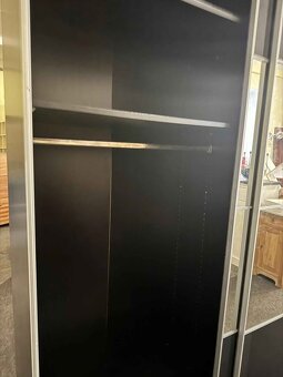 Kvalitní Vysoká šatní skříň s posuvnými dveřmi Ikea Pax - 8