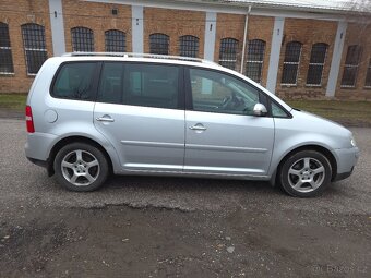 Volkswagen Touran 2.0 TDI 7. Míst - 8