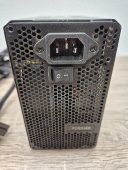 Zdroj Corsair RM850x Black 850 W - 8