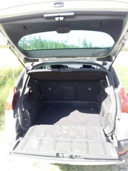 PEUGEOT 3008 - 8