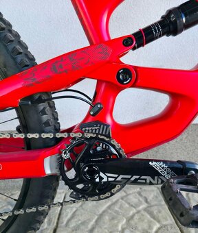 Horské kolo YT Capra CF Pro Carbon 29″ - 8