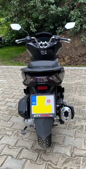 Skútr Honda PCX 125 rv. 2024 JAKO NOVÝ - 8