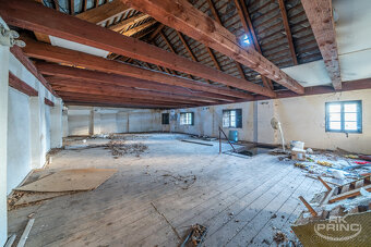 Prodej rodinný dům a hospodářské stavení na pozemku 1673 m2, - 8