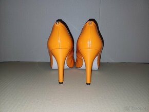 Oranžové lakované lodičky vel.37 - 8