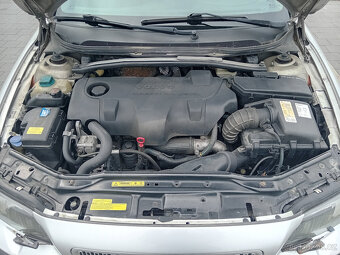 Volvo V70 2,4 D5 AWD 120kW - 8