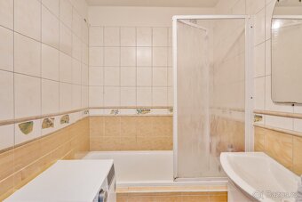 Prodej bytu 2+1 62 m² Buzulucká, Tábor - 8