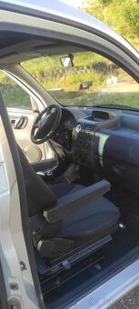 Citroen Berlingo 2.0 HDI S PŘESTAVBOU NA INVALIDNÍ VOZÍK - 8
