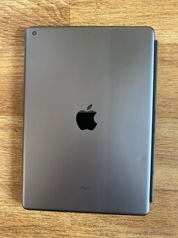 Apple Ipad 7 generace - 8