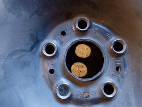 Plechové disky 6,5x16 5x112 et41 + zimní 215/60/16 Pirelli - 8