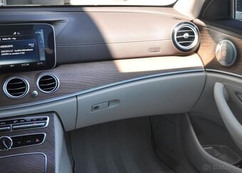 Mercedes-Benz Třídy E 220d 4MATIC - 8
