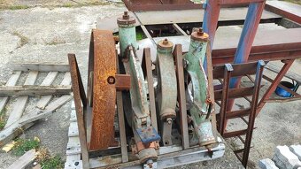 Hrotový soustruh TOS SU 80 A/3500 - 8