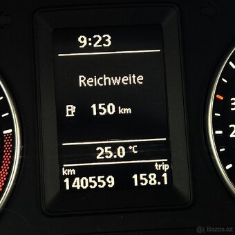 VW CADDY 2,0 TDi LONG 103kW 7 MÍST, 1.MAJ 140.tkm VÝHŘEVY - 8