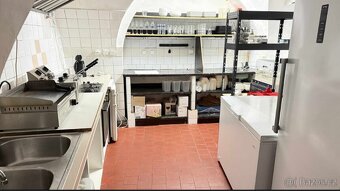 ⭐ Stylový sklípek 98 m² – kompletně zařízeno, otevřete hned - 8