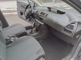 Citroën C4 1.4 16V - 8