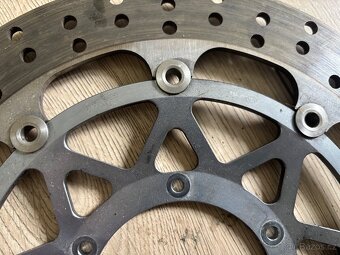 Brzdove kotouce TRW na Honda CBR 929RR a 954RR Fireblade - 8