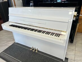 Bílá Yamaha v záruce, včetně nové klavírní židle, doprava - 8