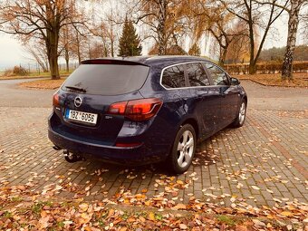Prodám OPEL ASTRA J SPORTS TOURER 2.0 CDTI (118kW), 3/2011 - 8