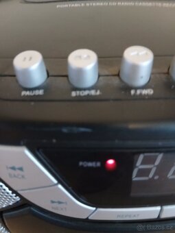 RÁDIO VAJÍČKO ZN. SENCOR 220 V. - 8