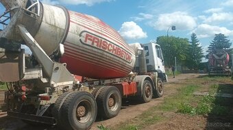 Beton mix 9m3 Liebherr z IVECO 8x4 - 8