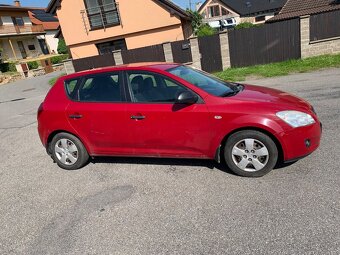 Kia Ceed 1,4 - 8