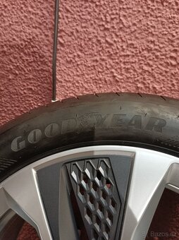 Originální alu disky Škoda Karoq 18 Procyon 215/50 - 8