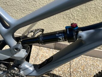 Prodám celoodpružené kolo YT jeffsy POSEZÓNNÍ SLEVA - 8