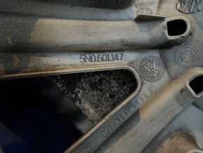 Puklice R16 VW - 8