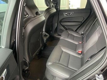 Volvo XC60 B5 AWD Inscription - 8