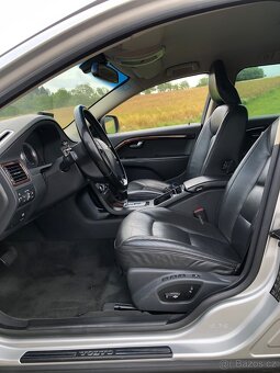VOLVO XC70 2.4D 136KW 5-VÁLEC AUTOMAT 4x4 XENON - 8