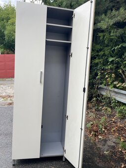 Kancelářský nabytek - 8