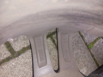 Elektrony 175/65R14 rozteč děr 4x108 - 8