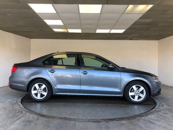 VOLKSWAGEN JETTA 1.2TSI - 8