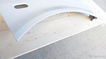 Volkswagen Transporter T5 – Blatník pravý přední bílý - 8