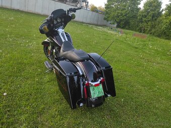 HARLEY DAVIDSON FLHX Street Glide - 8