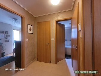 Pronájem moderního bytu 2+kk, 60,1 m Komunardů 1608/20, Prah - 8