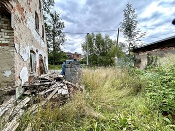Zbořeniště domu - stavební parcela 3 km od města Červený Kos - 8