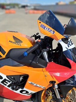 Honda CBR Fireblade 954 Repsol - 8