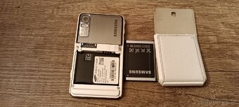 Plně funkční a zajímavý Samsung SGH-F480 - 8